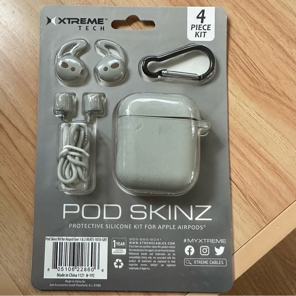 Gray Silicone Protective Air Pod Skinz 4pc Set New - Picture 2 of 3